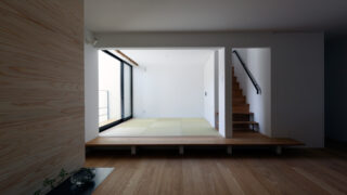 シンプルな形態の省エネルギー住宅